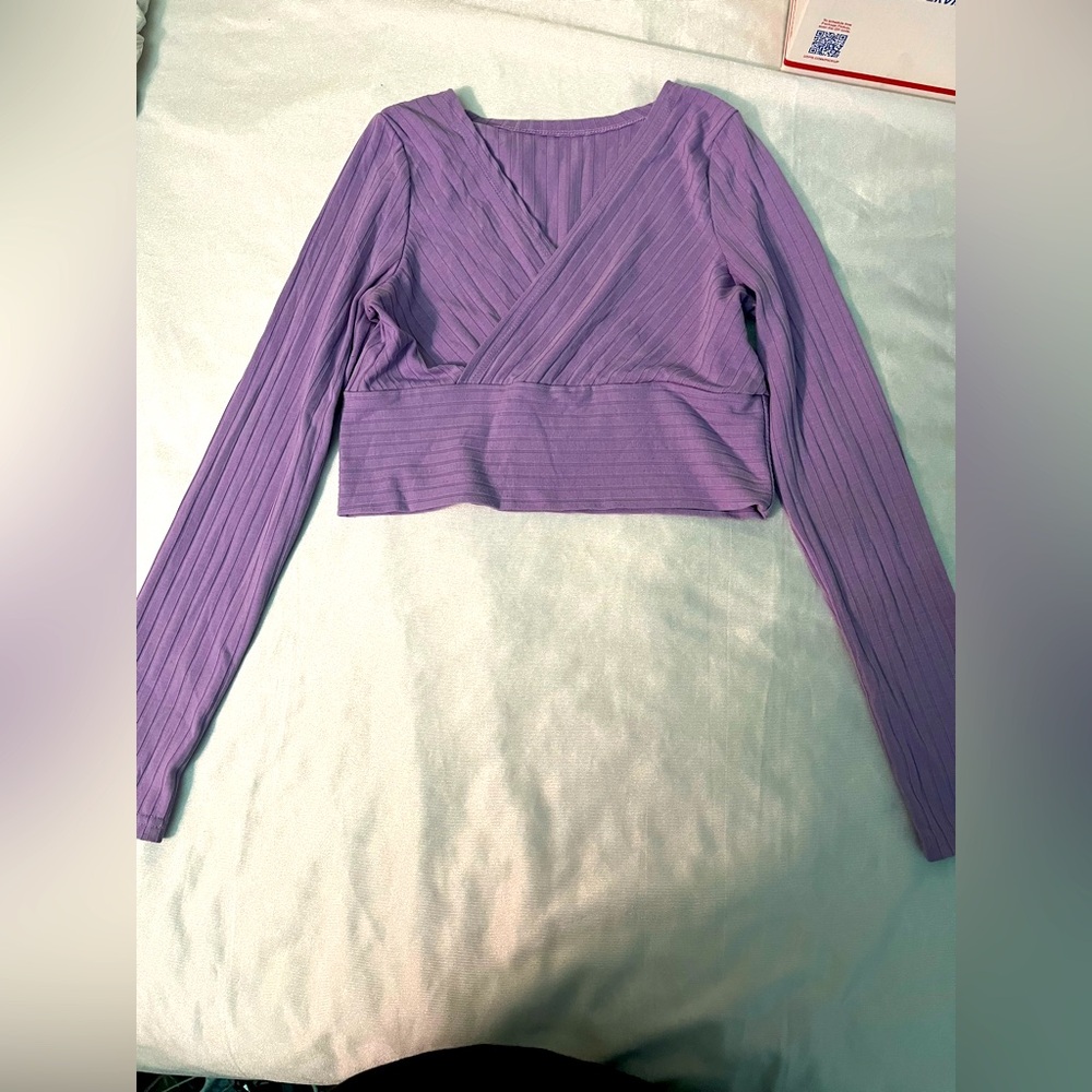 Purple cropped top Blouse/long sleeve